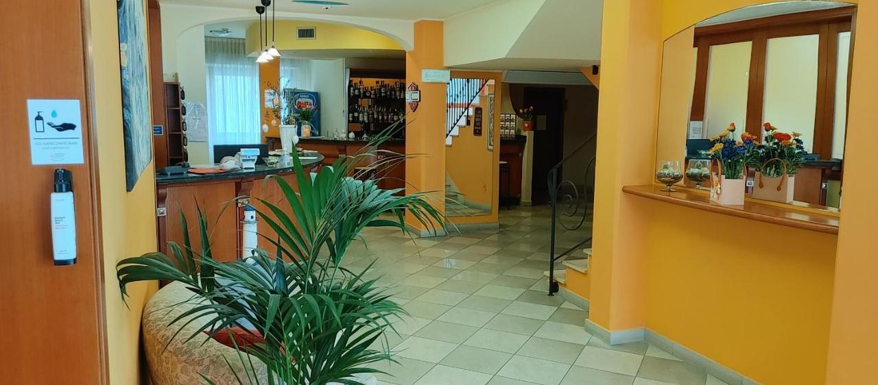 阿迪亚提克酒店 贝拉里亚-伊贾马里纳 外观 照片